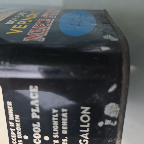 Vintage Vermont Maple Syrup Tin Can Bottle half gallon w recipes Decor - Picture 9 of 9
